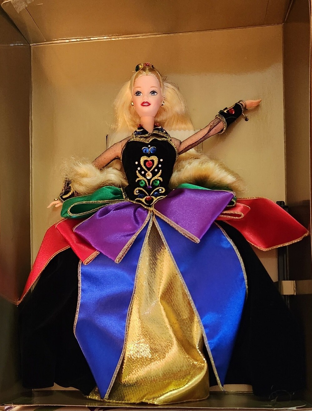 MIDNIGHT PRINCESS Barbie NRFB Gorgeous Doll Minor Box Wear
